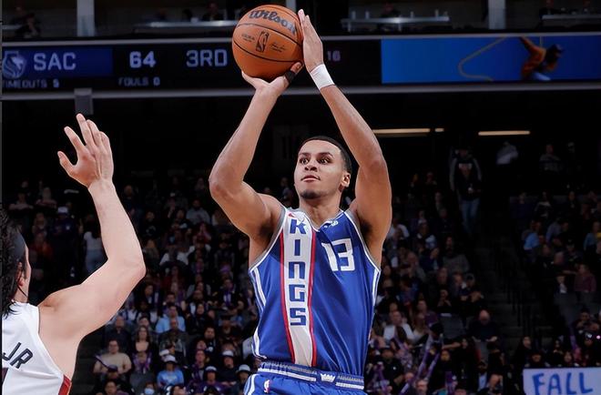 爱游戏app-萨克拉门托国王发布备战花絮，关键时刻遗憾出局，欧联任务艰巨，阵容厚度经受考验的简单介绍-爱游戏app